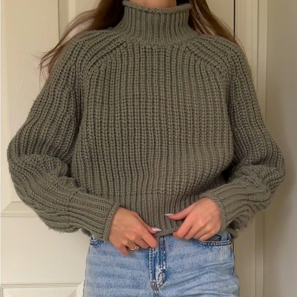 H&M Sweaters - H&M knit sweater